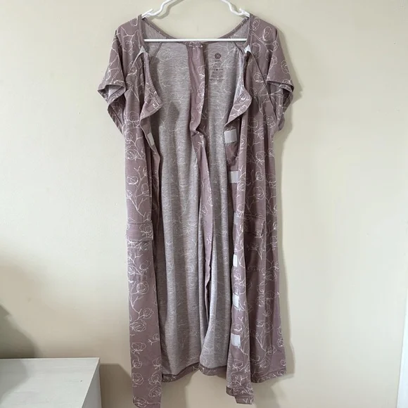 Kindred Bravely Universal Labor & Delivery Gown Lilac Bloom Size S/M/L - Picture 7 of 9